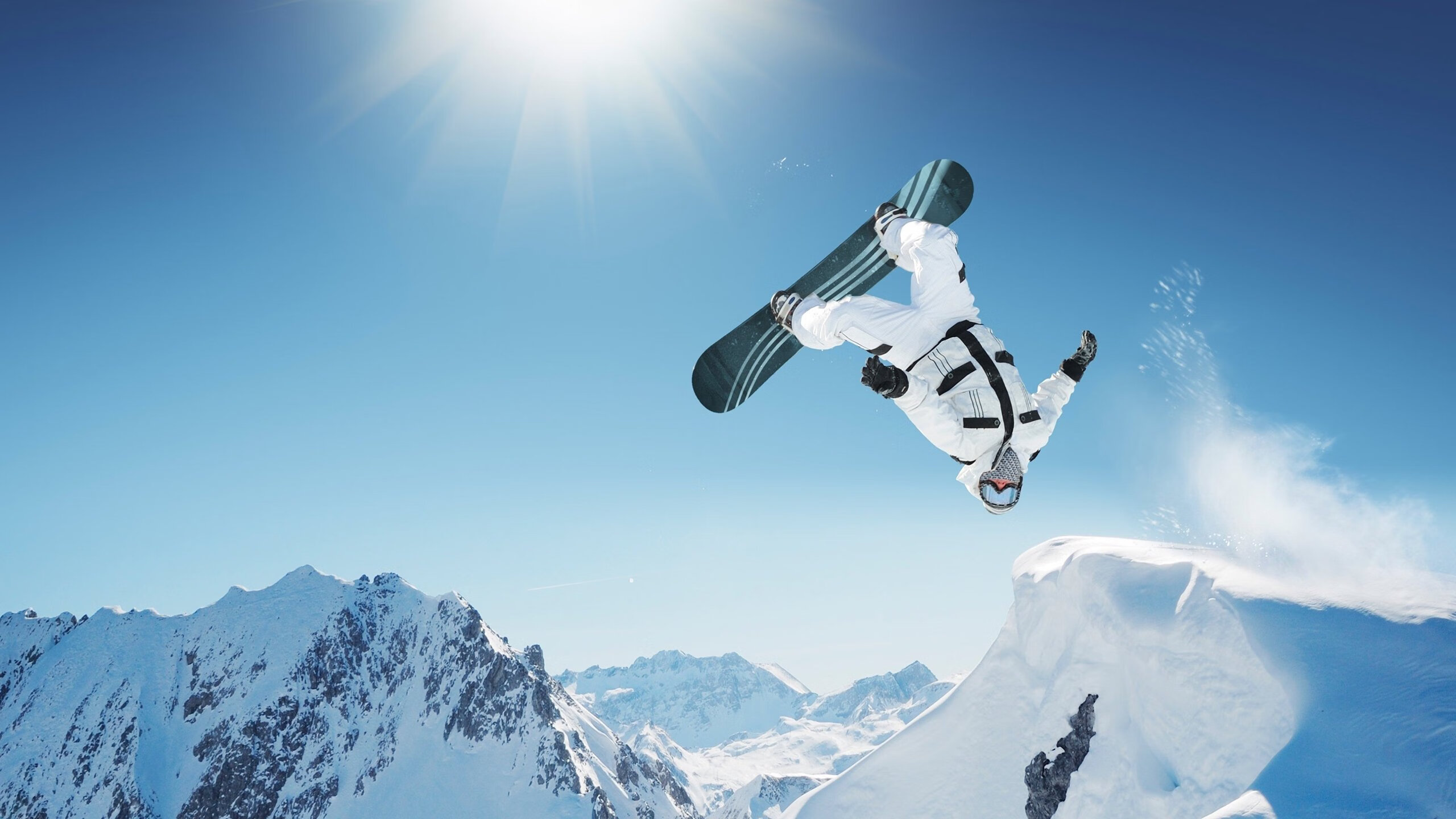 《电竞内容创作：视频、直播、短片的多维度发展》，电竞视频制作